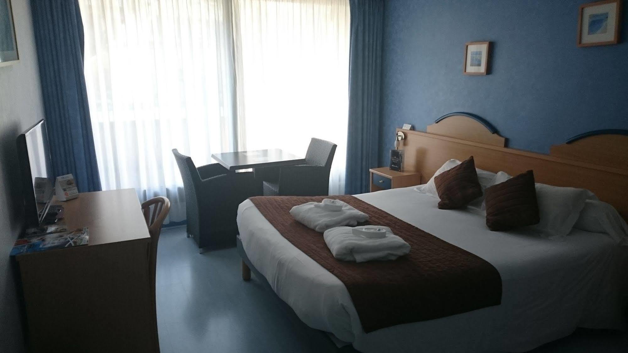Brit Hotel Du Ban Chaudes-Aigues Exterior foto
